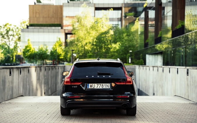 Volvo V60 cena 83000 przebieg: 160000, rok produkcji 2018 z Poznań małe 781